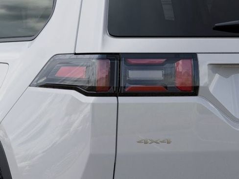 New 2026 Jeep Cherokee Laredo image 5