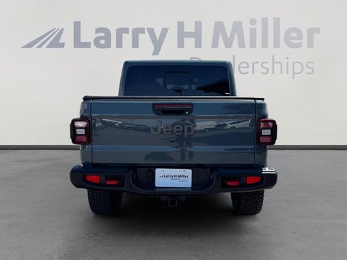 Used 2025 Jeep Gladiator Rubicon w/ Steel Bumper Group AWD/4WD image 4