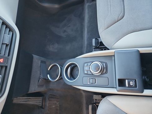 Used 2018 BMW i3 image 15