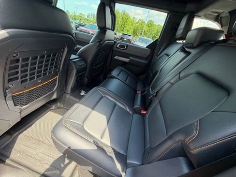 Used 2023 Ford Bronco Badlands w/ Sasquatch Package AWD/4WD image 19