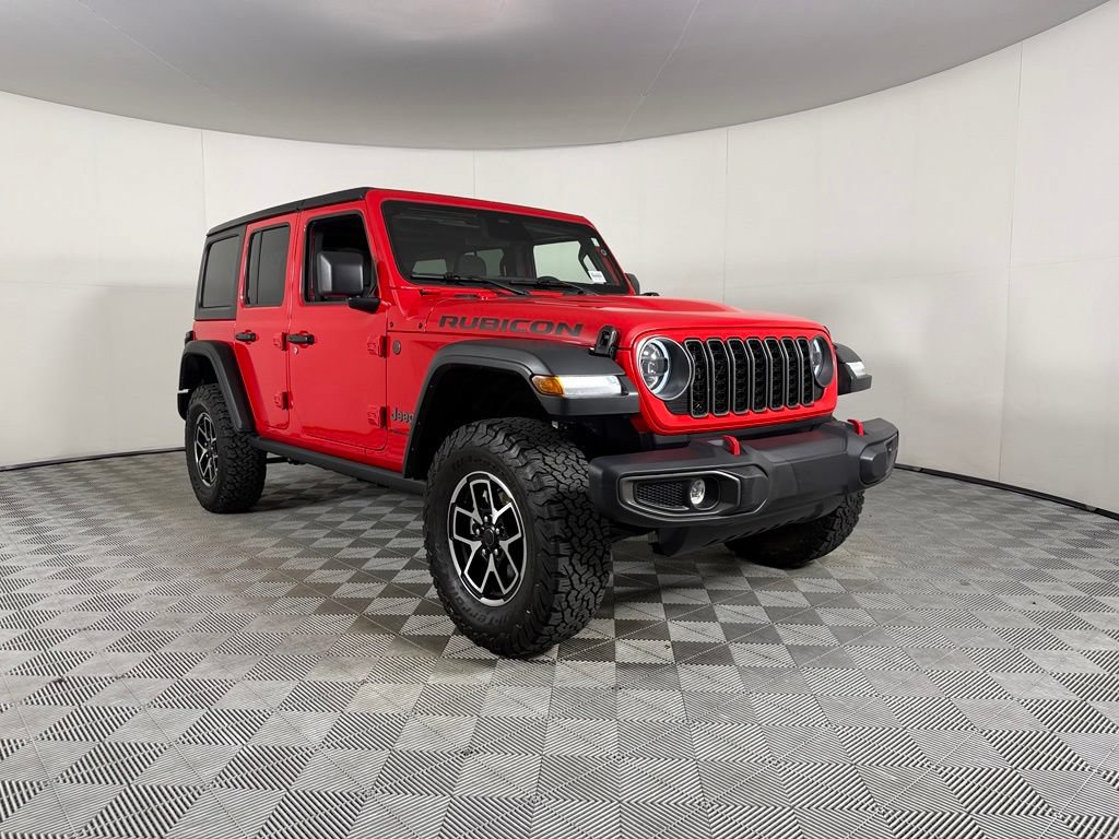 Used 2025 Jeep Wrangler Unlimited Rubicon w/ Convenience Group AWD/4WD image 3