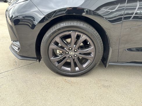 Used 2024 Toyota Sienna XSE image 34