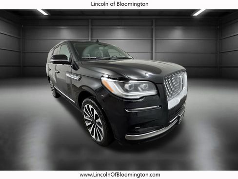 Used 2022 Lincoln Navigator Reserve image 10