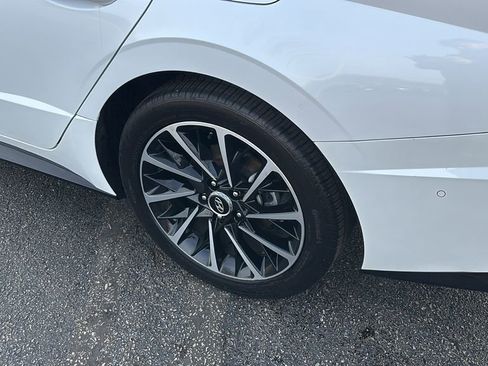 Used 2021 Hyundai Sonata Limited image 9