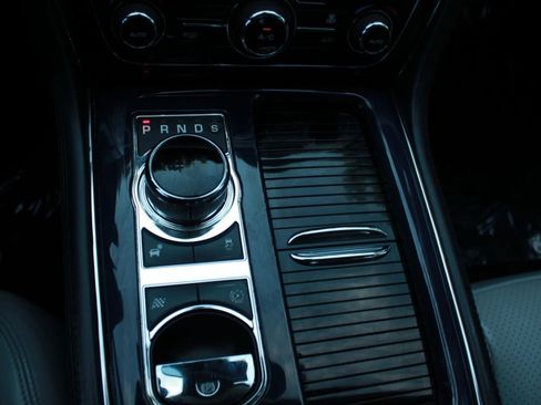 Used 2012 Jaguar XJ RWD image 19