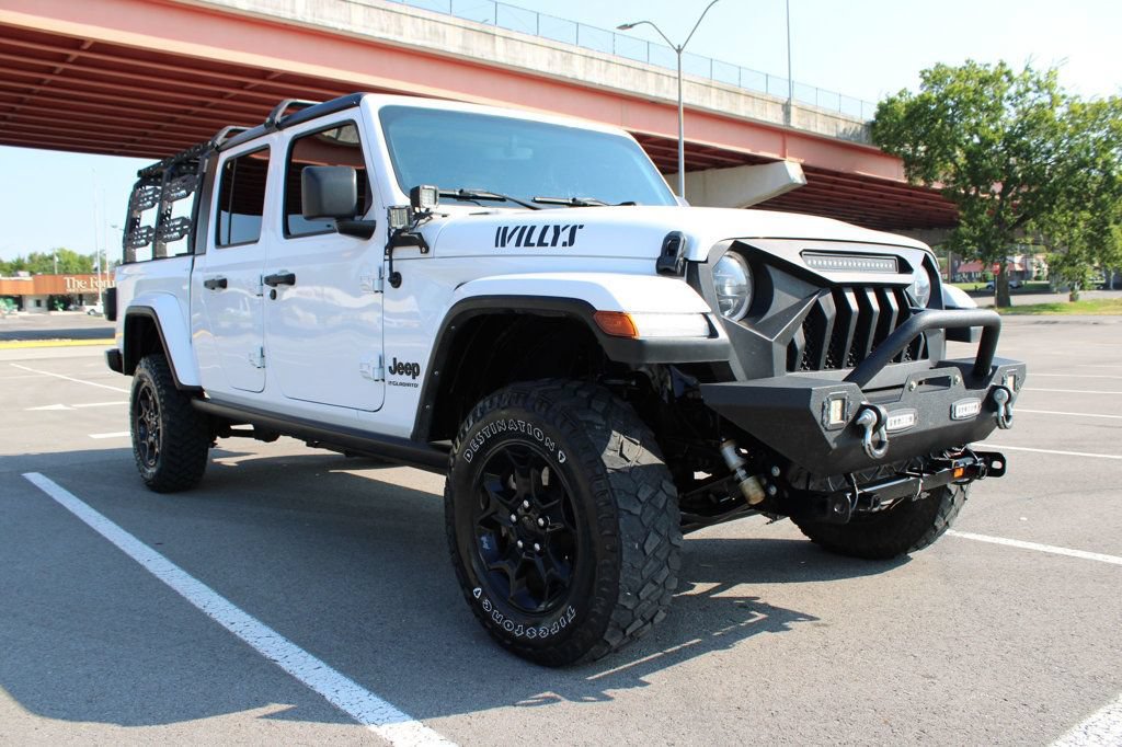 Used 2023 Jeep Gladiator Sport AWD/4WD image 4