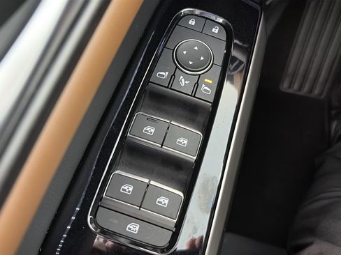 Certified 2024 Nissan Pathfinder Platinum AWD/4WD image 38