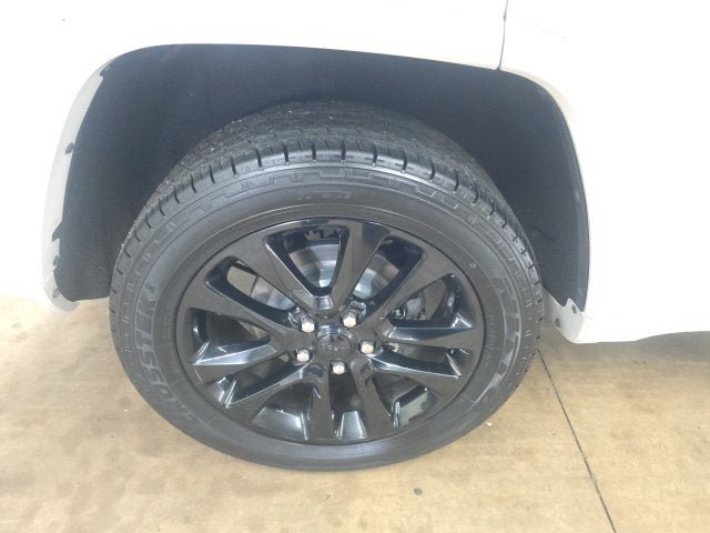 Used 2019 Jeep Grand Cherokee Altitude AWD/4WD image 9