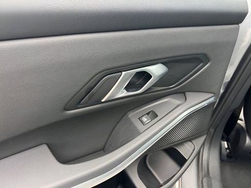 Used 2025 BMW 330i xDrive Sedan w/ Convenience Package image 24