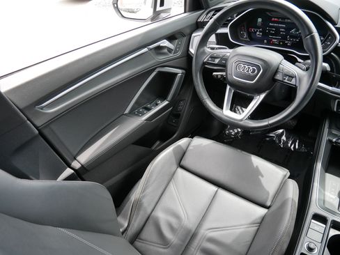 Used 2022 Audi Q3 2.0T Premium Plus w/ Premium Plus Package AWD/4WD image 9