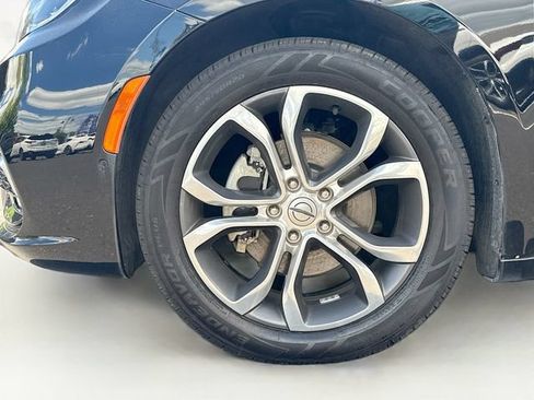 Used 2024 Chrysler Pacifica Pinnacle FWD image 40