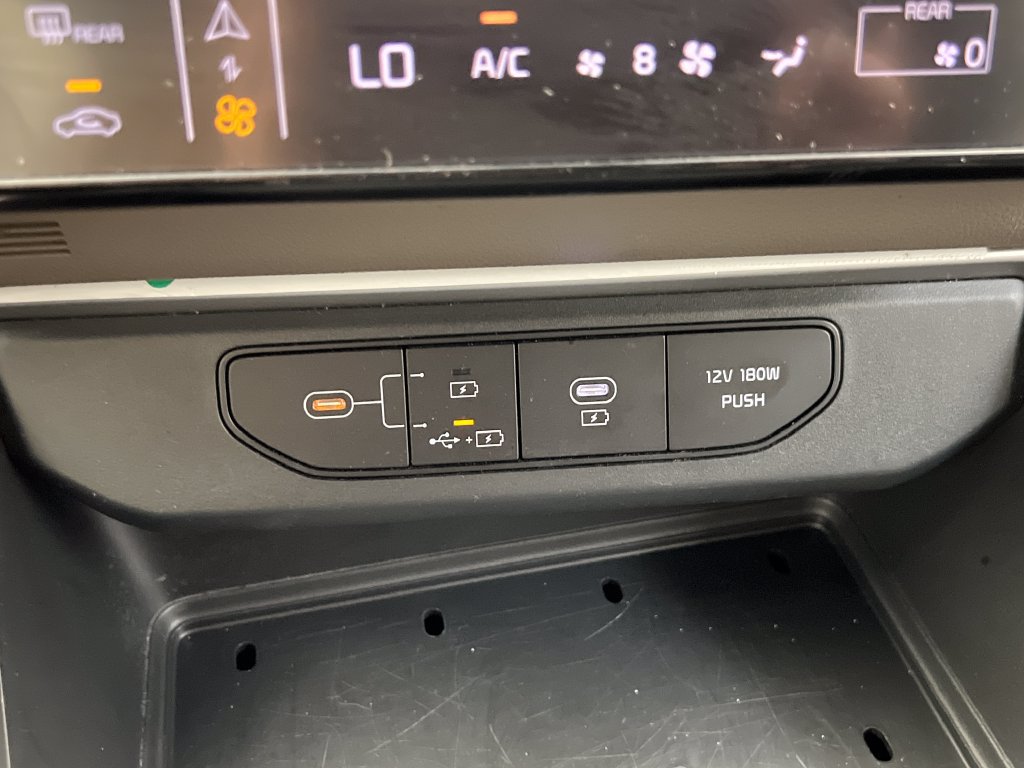 Used 2025 Kia Carnival FWD image 62