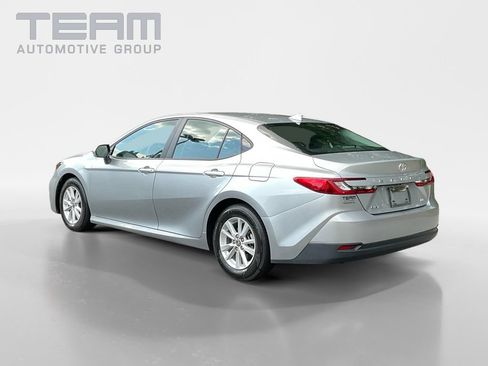 Used 2025 Toyota Camry LE FWD image 5