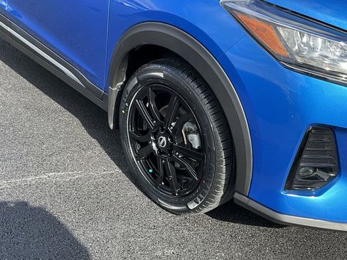 Used 2023 Nissan Kicks SR image 10