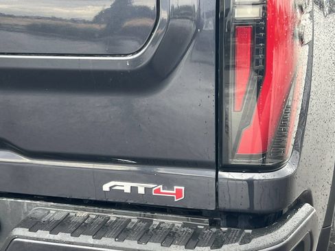 Used 2024 GMC Sierra 2500 AT4 w/ AT4 Premium Plus Package AWD/4WD image 25