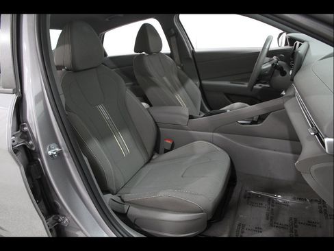 Certified 2025 Hyundai Elantra Sport FWD image 15