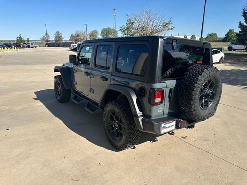 Used 2025 Jeep Wrangler Unlimited Sport AWD/4WD image 31