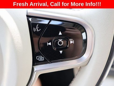 Used 2020 Volvo XC90 T6 Momentum AWD/4WD image 38