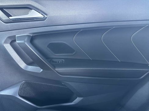 Used 2024 Volkswagen Tiguan SE R-Line image 15