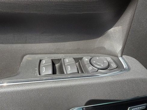 New 2026 GMC Sierra 1500 SLT image 18