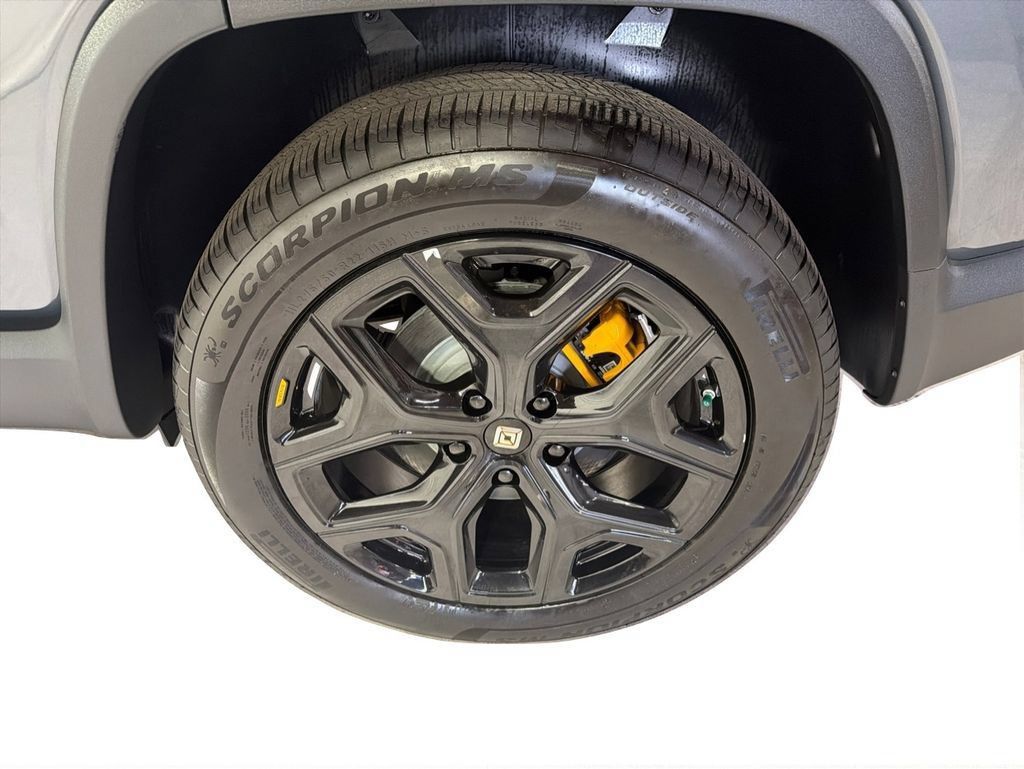 Used 2024 Rivian R1S Launch Edition Quad AWD/4WD image 15