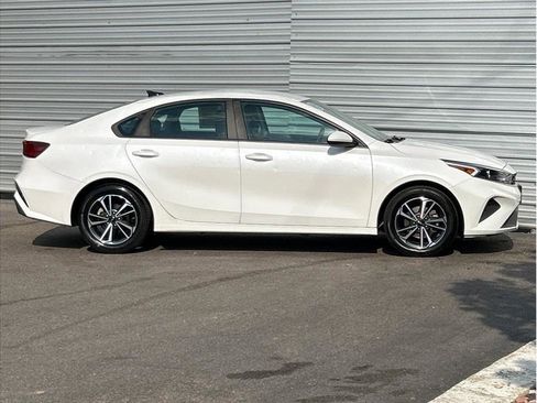 Used 2023 Kia Forte LXS image 11