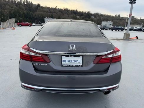 Certified 2017 Honda Accord EX-L image 10