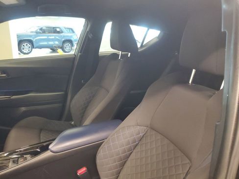 Used 2021 Toyota C-HR XLE image 16