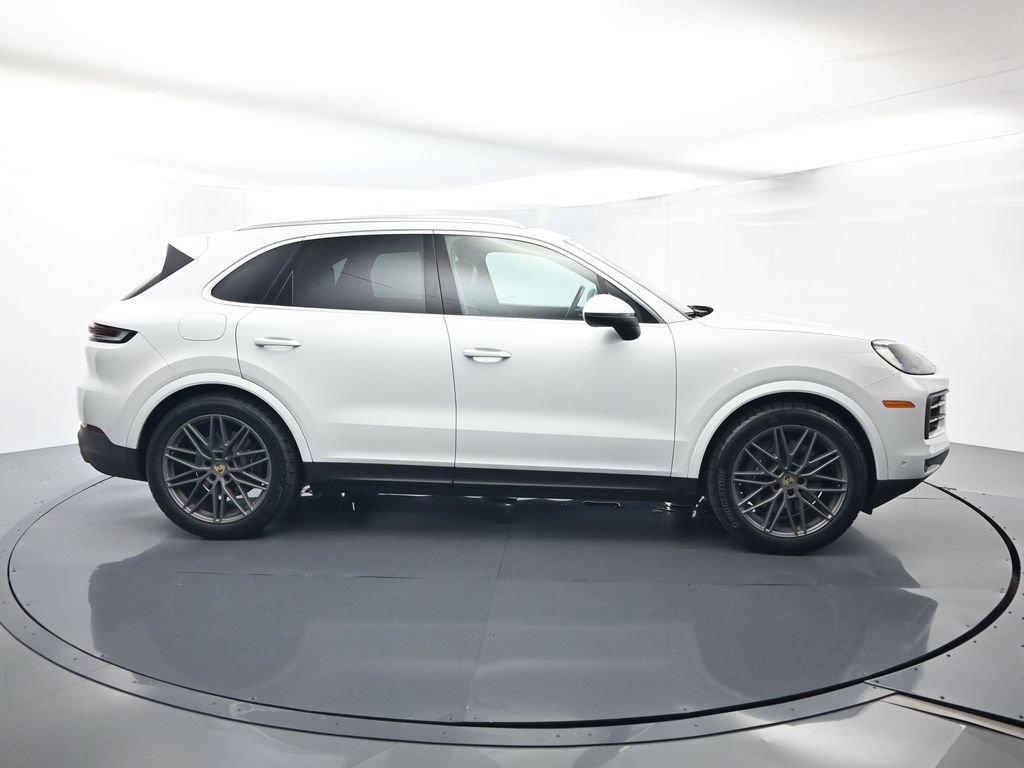 Certified 2024 Porsche Cayenne AWD/4WD image 16