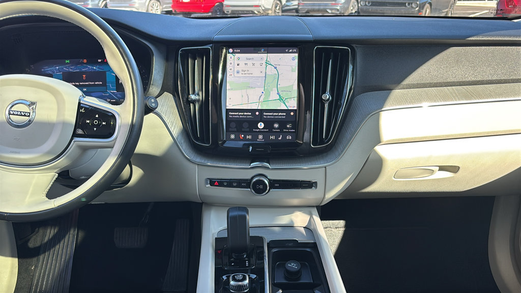 Certified 2025 Volvo XC60 B5 Plus w/ Climate Package AWD/4WD image 7