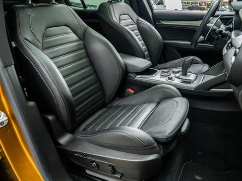 Used 2022 Alfa Romeo Stelvio Veloce image 27