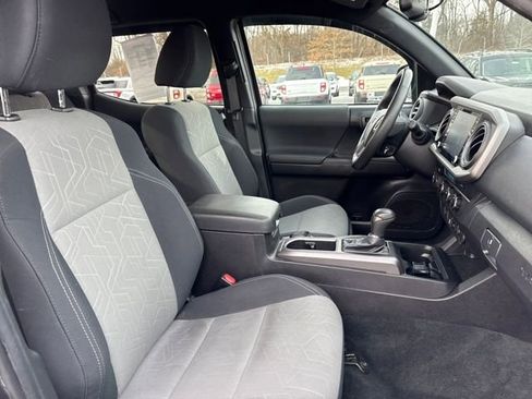 Used 2023 Toyota Tacoma TRD Off-Road image 8