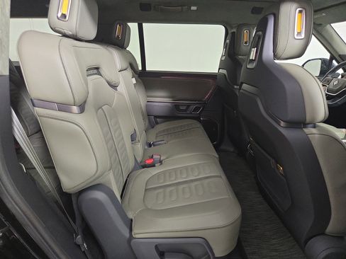 Used 2023 Rivian R1S Adventure AWD/4WD image 23