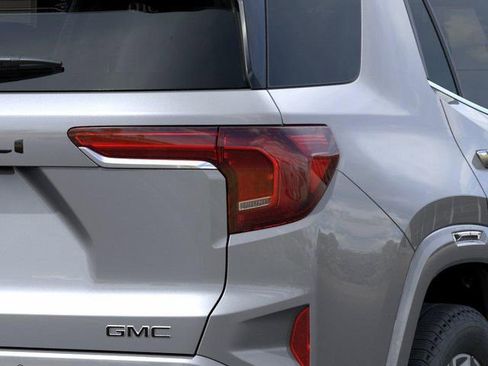 New 2026 GMC Terrain Denali w/ LPO, Black Badging Package AWD/4WD image 11