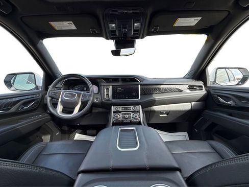 Used 2023 GMC Yukon Denali w/ Denali Reserve Package image 22