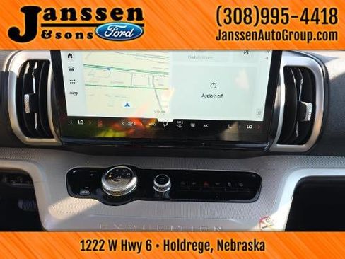 Used 2025 Ford Expedition Max Active AWD/4WD image 8