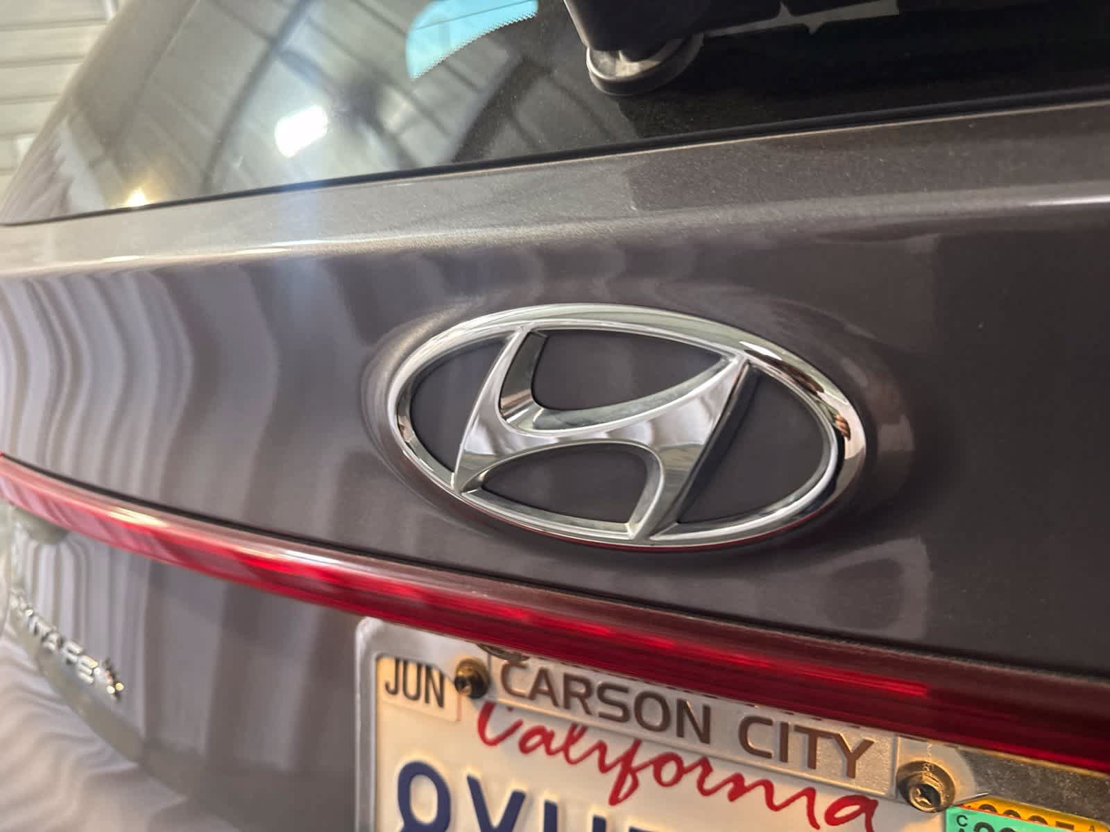Used 2021 Hyundai Santa Fe Limited AWD/4WD image 12