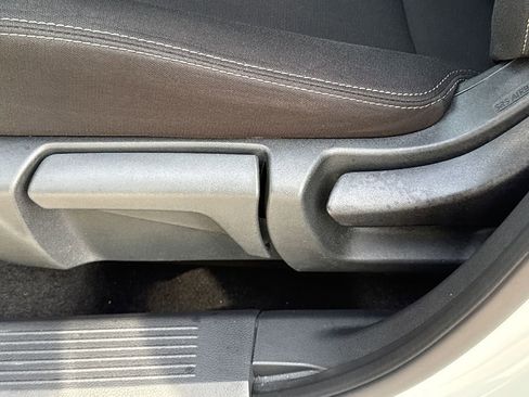 Used 2023 Nissan Rogue S image 20