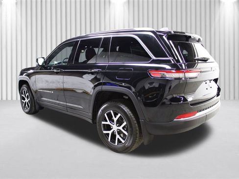 New 2025 Jeep Grand Cherokee Limited w/ Luxury Tech Group II image 5