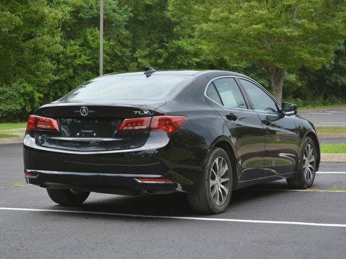 Used 2017 Acura TLX FWD image 5