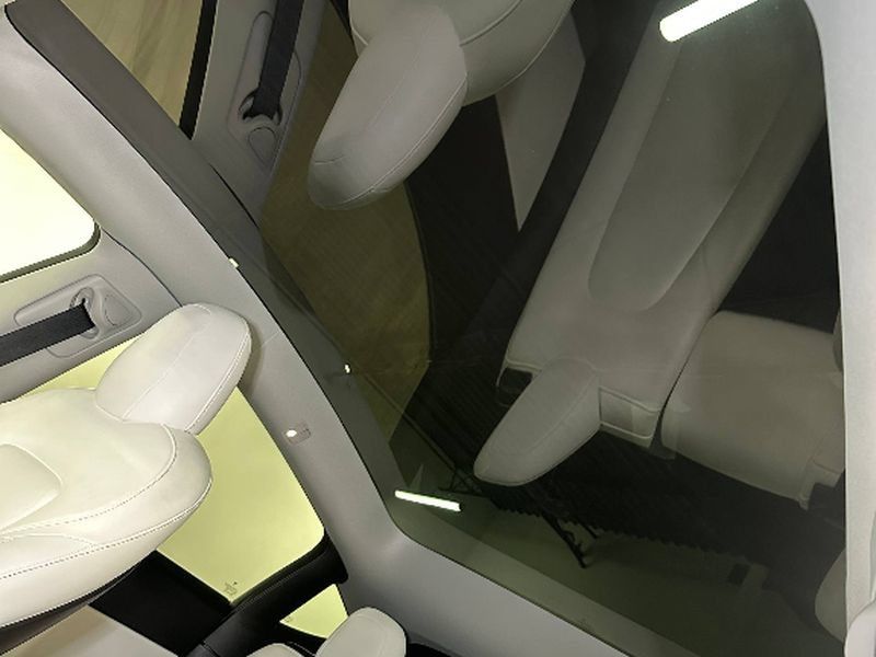 Used 2021 Tesla Model Y Long Range AWD/4WD image 40