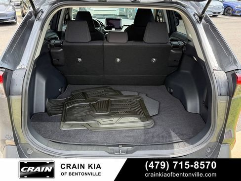 Used 2025 Toyota RAV4 LE AWD/4WD image 30