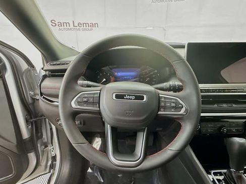 Used 2024 Jeep Compass Trailhawk image 11