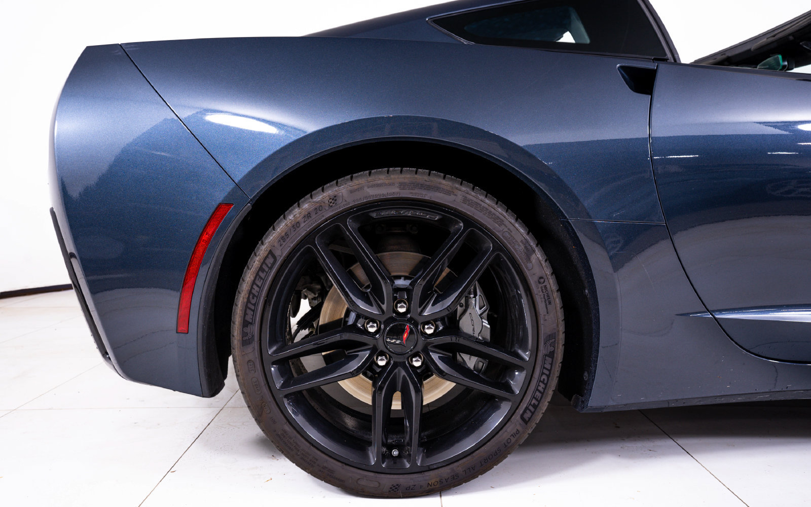 Used 2019 Chevrolet Corvette Stingray Coupe w/ Battery Protection Package RWD image 15