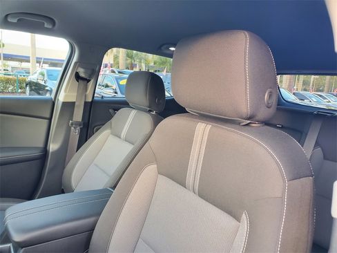 Used 2023 Chevrolet Blazer LT image 16