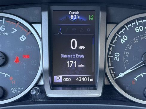 Certified 2019 Toyota Tacoma SR5 AWD/4WD image 10