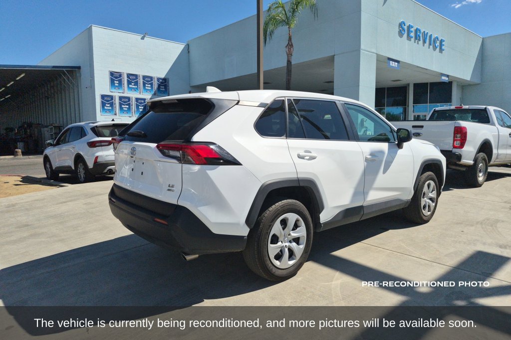 Used 2025 Toyota RAV4 LE AWD/4WD image 6