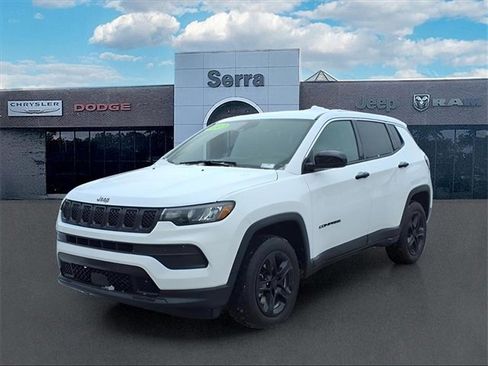 Used 2023 Jeep Compass Sport image 3