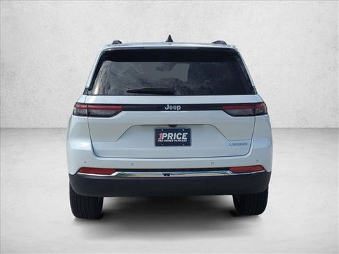 Used 2025 Jeep Grand Cherokee Laredo X w/ Luxury Tech Group I RWD image 7