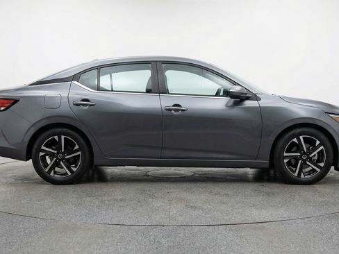 Used 2025 Nissan Sentra SV FWD image 11